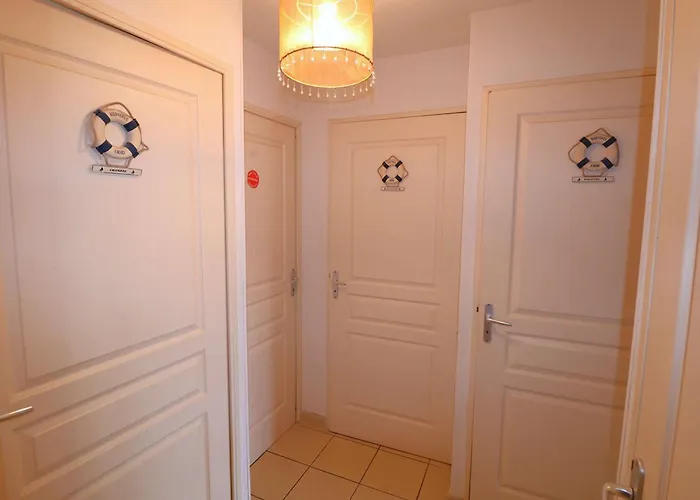 3 Pieces Avec Terrasse, Parking Prive Et Clim Au Grau-du-roi - Fr-1-307-67 Le Grau-du-Roi