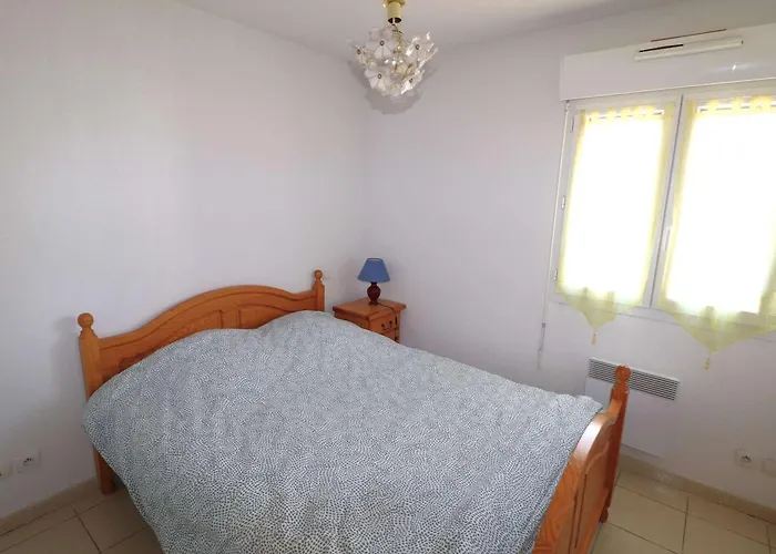 3 Pieces Avec Terrasse, Parking Prive Et Clim Au Grau-du-roi - Fr-1-307-67